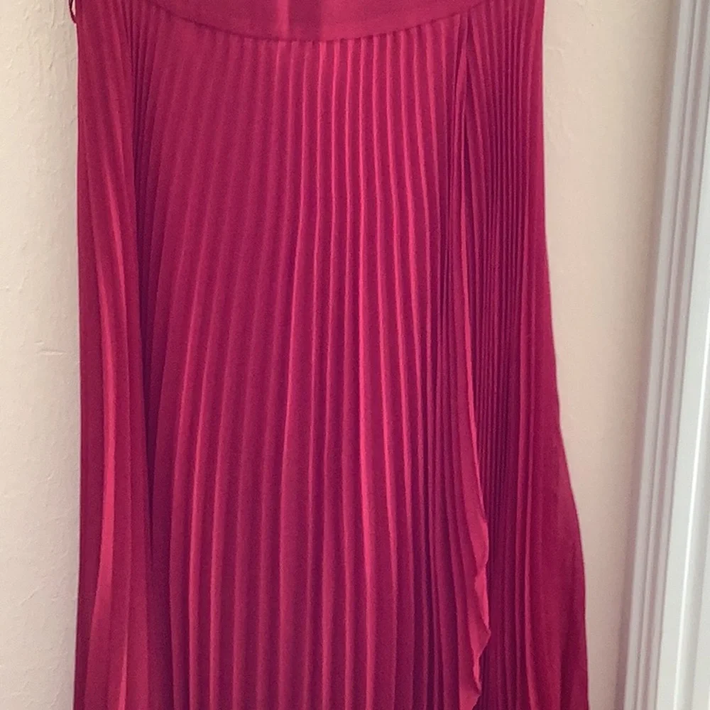 Gorgeous Red Dress 🖤🖤❤️NWT by WHBM - Picture 11 of 13